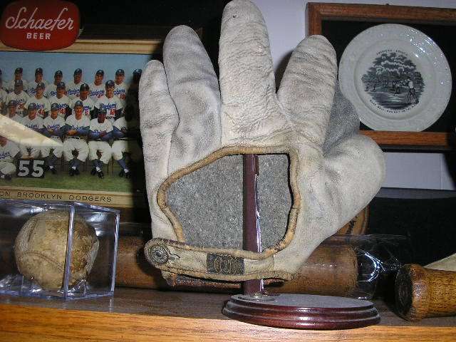 Early 1900's A.J. Reach Crescent Glove Back